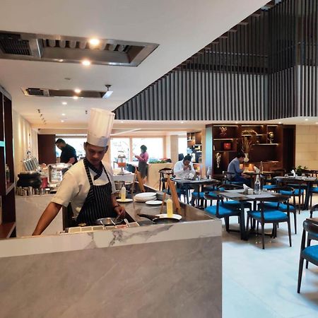 Royal Orchid Golden Suites Pune Luaran gambar