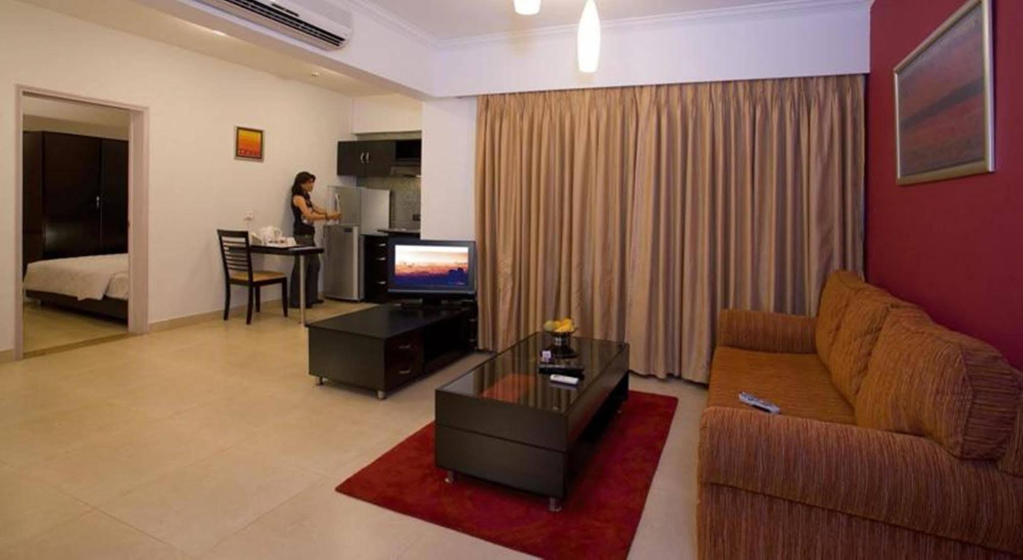 Royal Orchid Golden Suites Pune Luaran gambar
