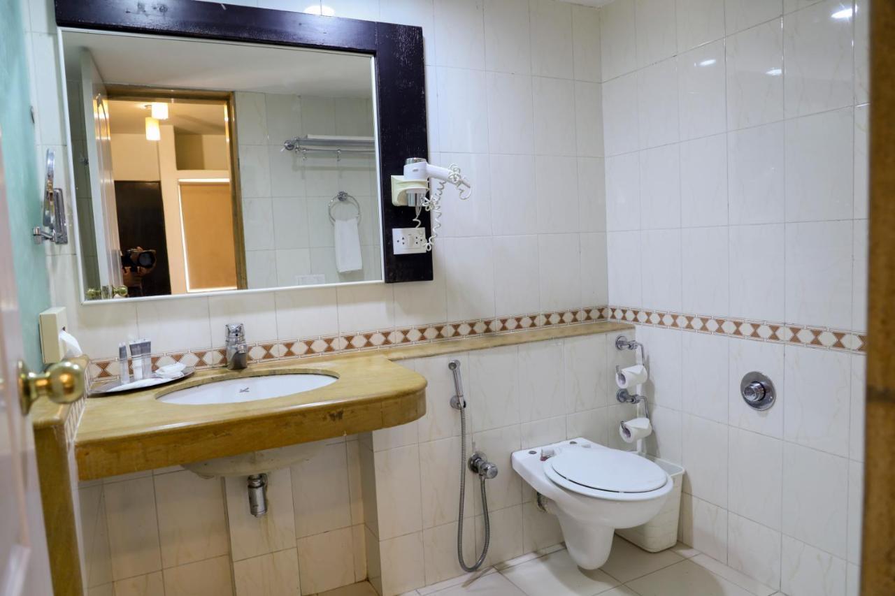 Royal Orchid Golden Suites Pune Luaran gambar