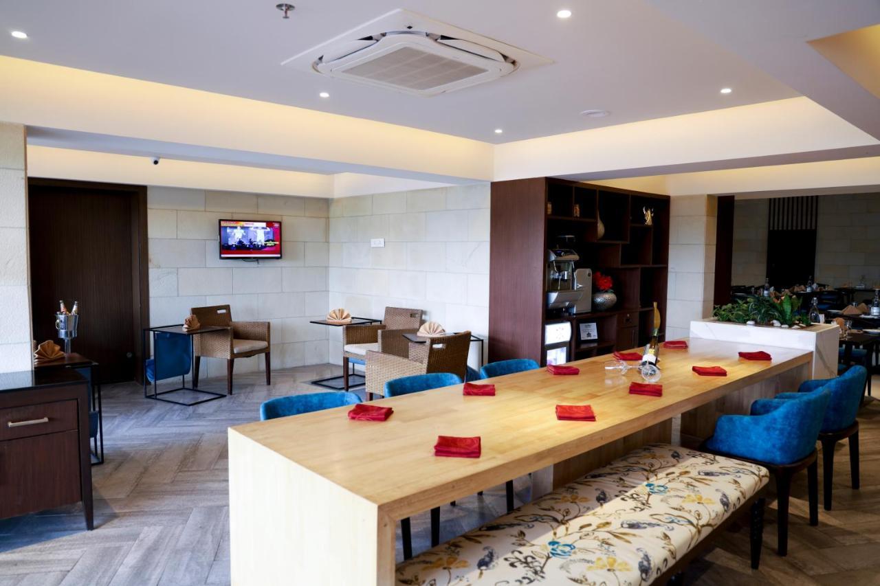 Royal Orchid Golden Suites Pune Luaran gambar