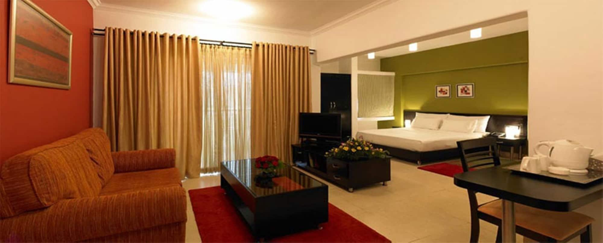 Royal Orchid Golden Suites Pune Luaran gambar