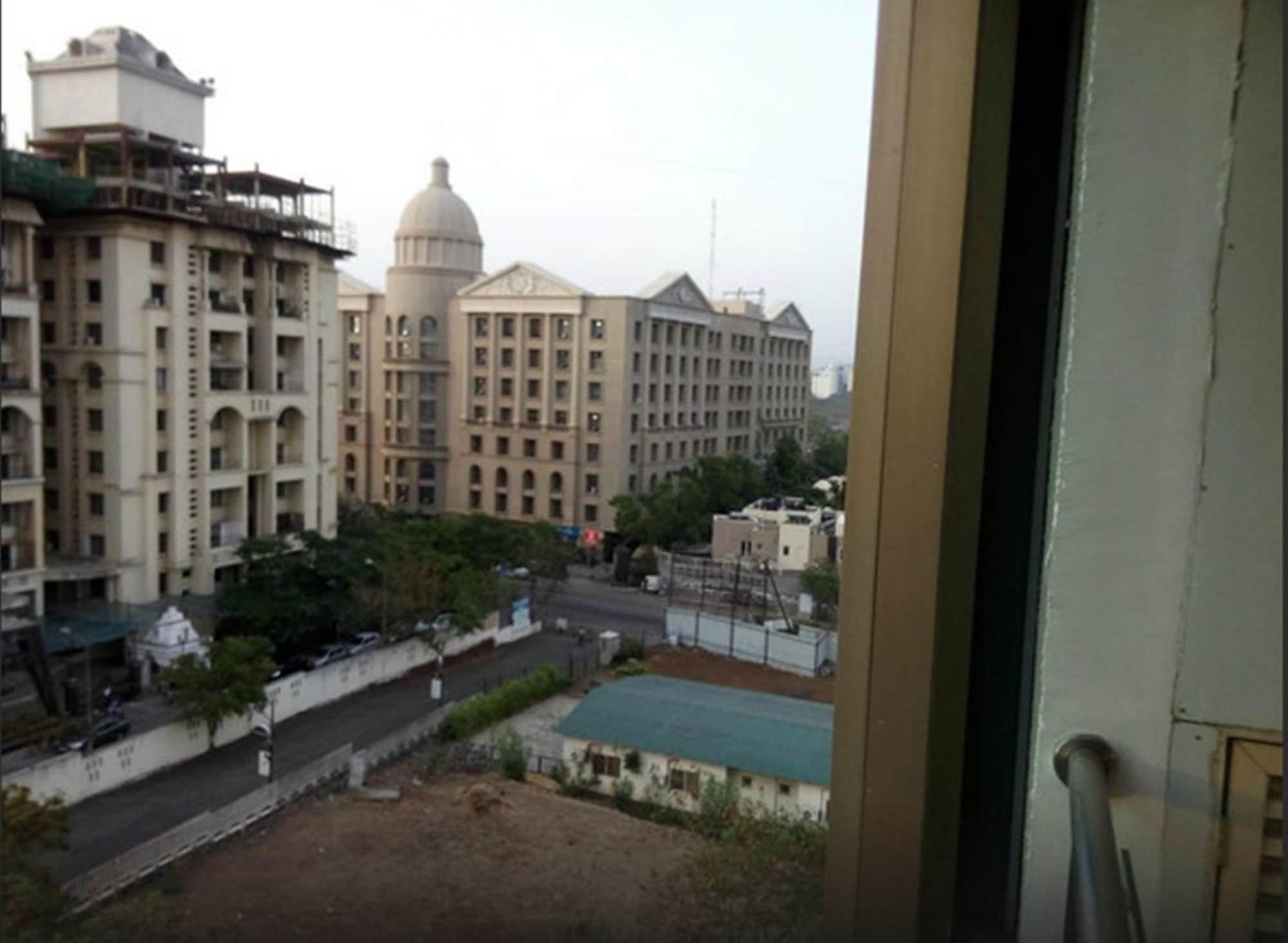 Royal Orchid Golden Suites Pune Luaran gambar