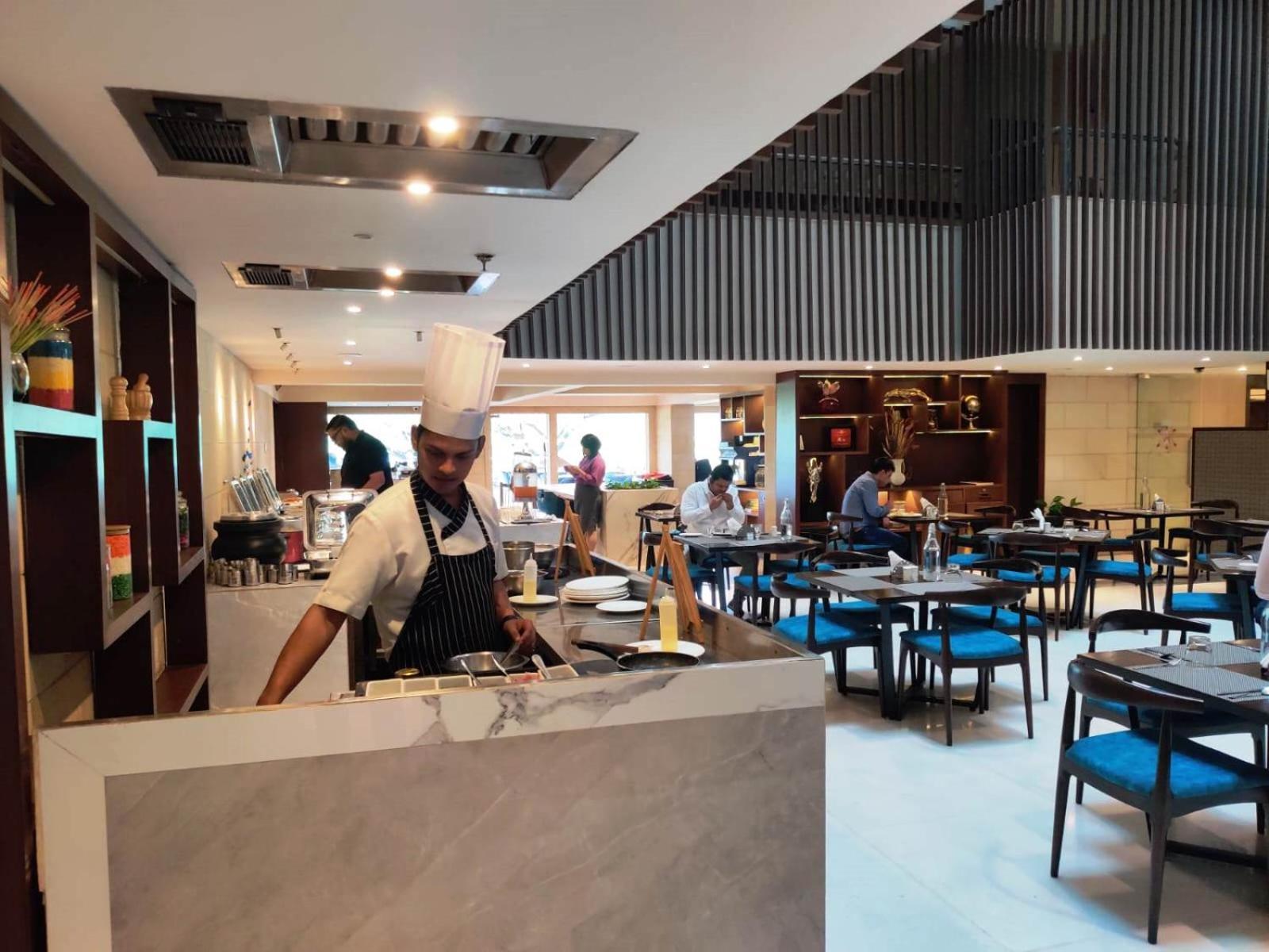 Royal Orchid Golden Suites Pune Luaran gambar