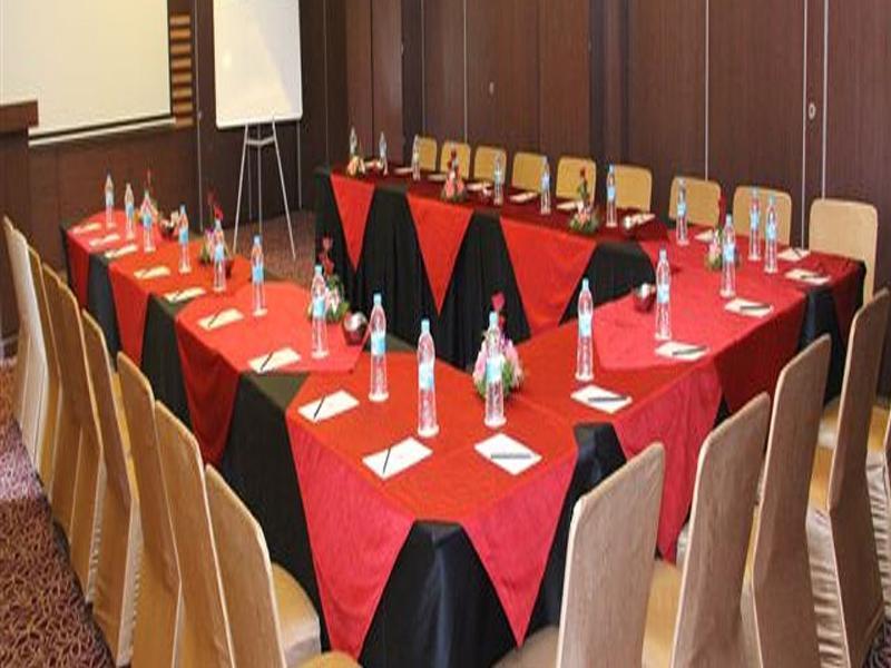 Royal Orchid Golden Suites Pune Luaran gambar