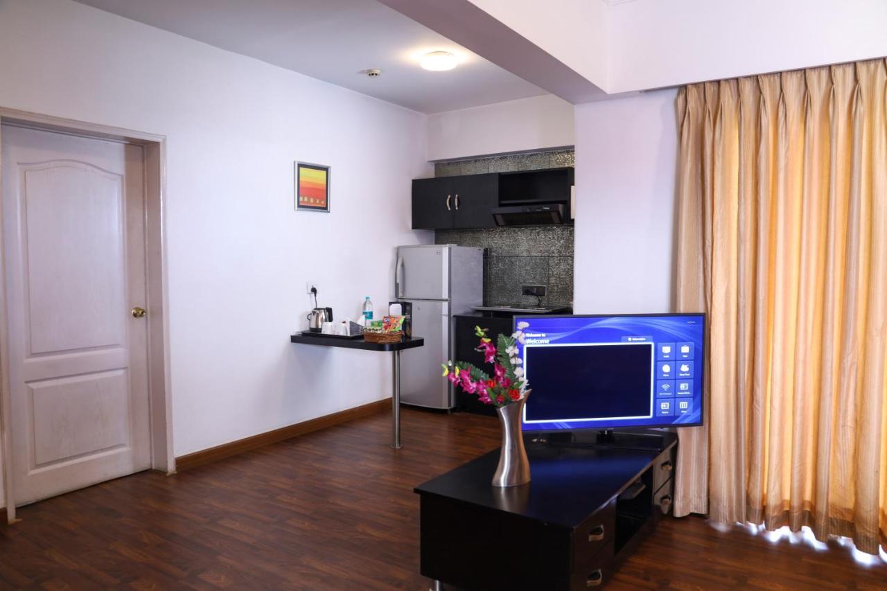 Royal Orchid Golden Suites Pune Luaran gambar